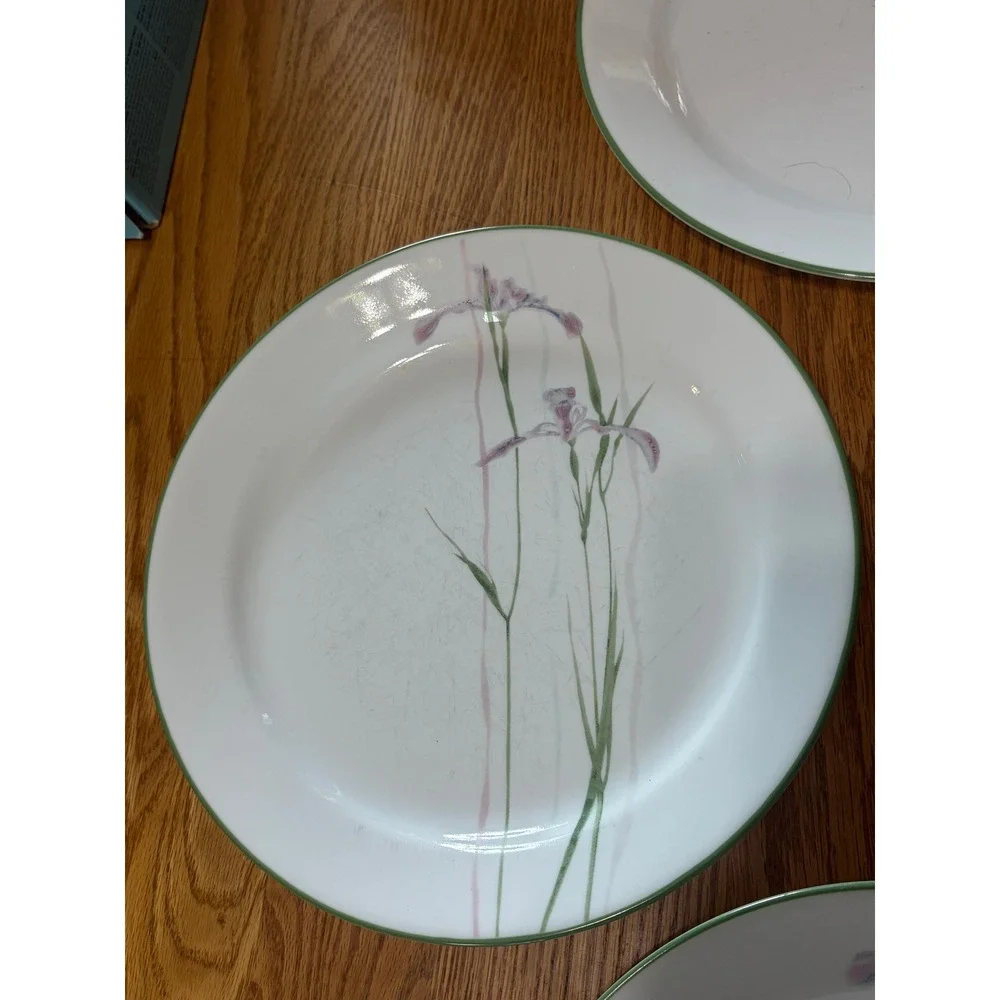 Corelle Iris Dinnerware Set 6 Dinner Plates and 1 Casserole Dish White Floral